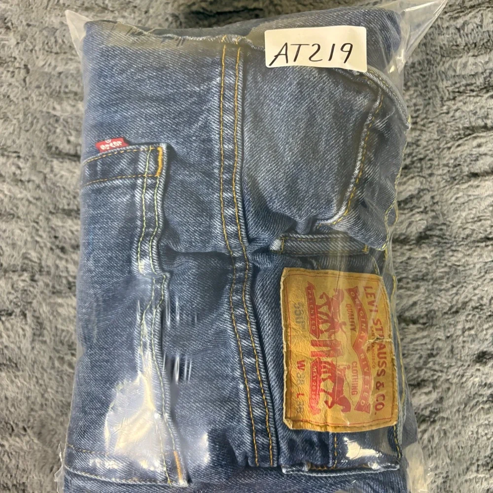 Levis 550 Relaxed Fit Jeans Mens 38x36 Blue Medium Wash Denim Straight Leg AT219